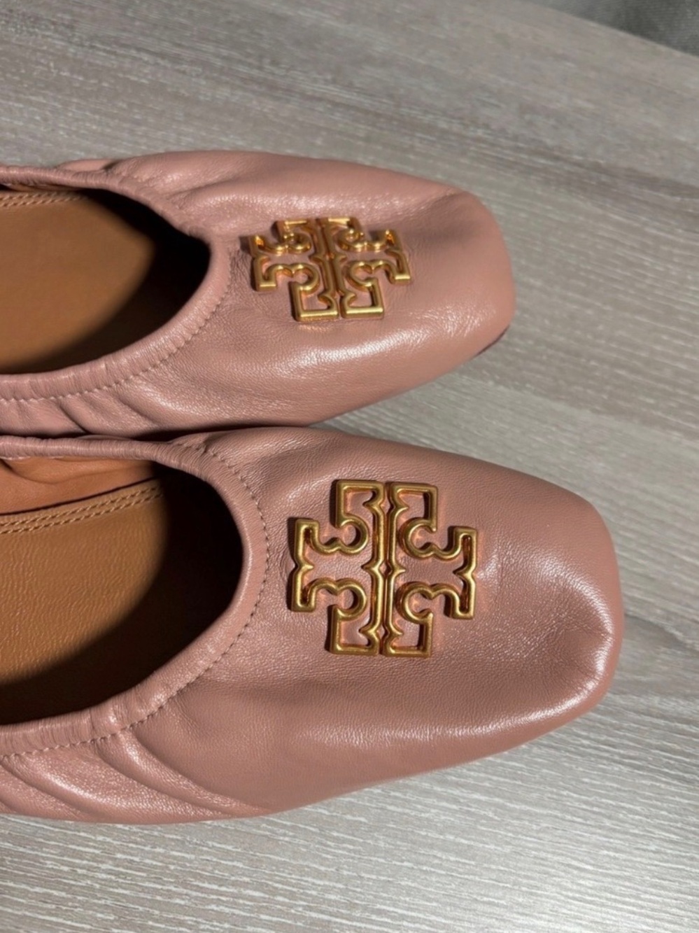 Tory Burch Dusty Pink Leather Eleanor Ballet Flats with Gold Logo 9.5 - Picture 2 of 5